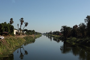 Канал Нила по дороге в Луксор...